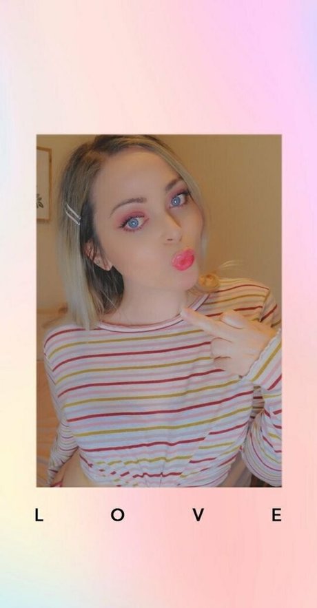 Naakte gelekte OnlyFans-foto van Misslillyxxx
