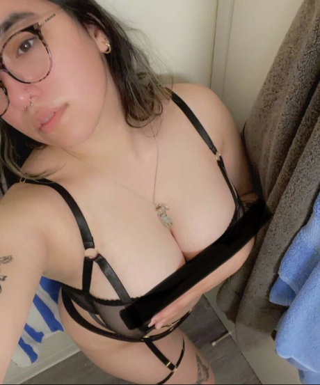 Naakte gelekte OnlyFans-foto van Satixx