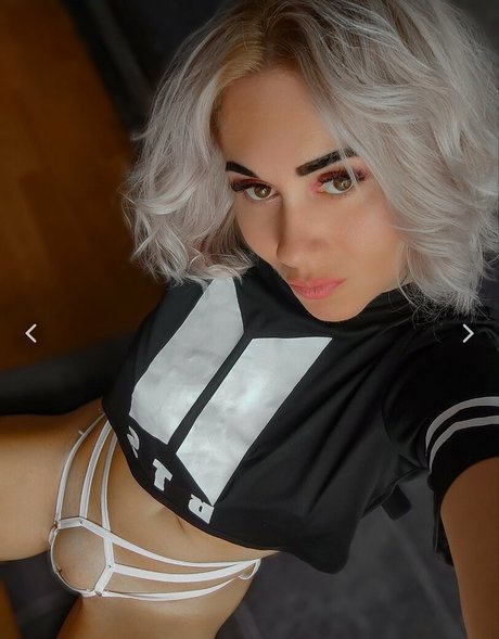 Naakte gelekte OnlyFans-foto van Vrednashka