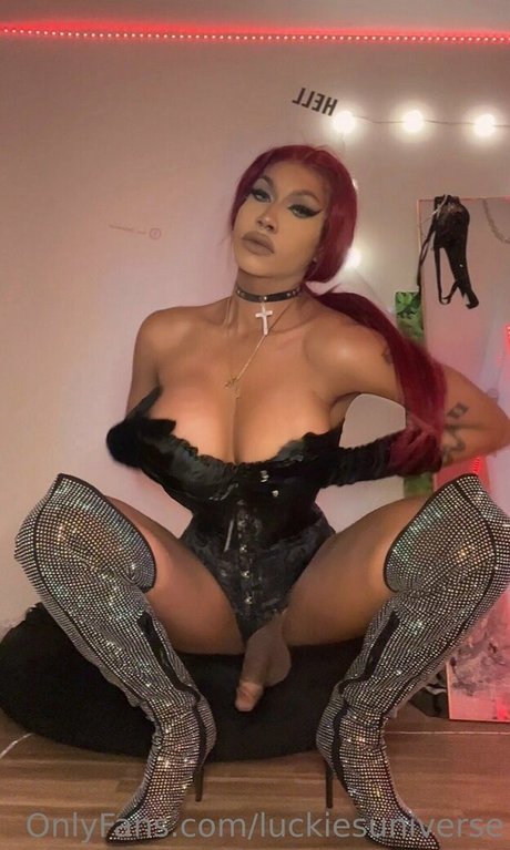 Naakte gelekte OnlyFans-foto van Luckiesuniverse