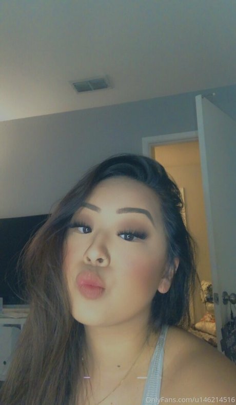 Naakte gelekte OnlyFans-foto van Asianbbygirl18