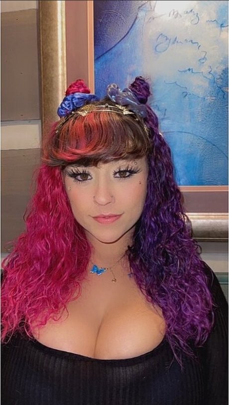 Harlee Queeni