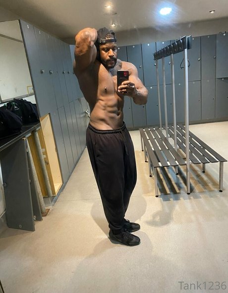 Naakte gelekte OnlyFans-foto van Pleasure12368
