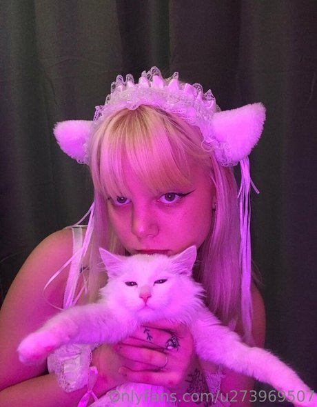 Naakte gelekte OnlyFans-foto van Aliyahalya
