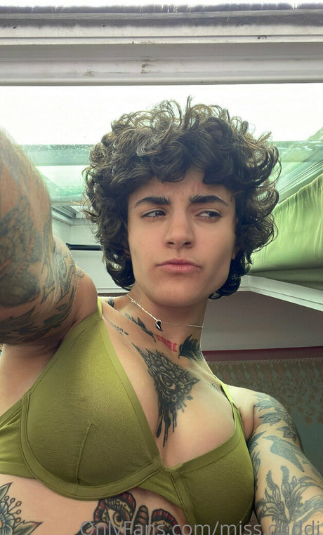 Naakte gelekte OnlyFans-foto van Yourfavoritetomboy