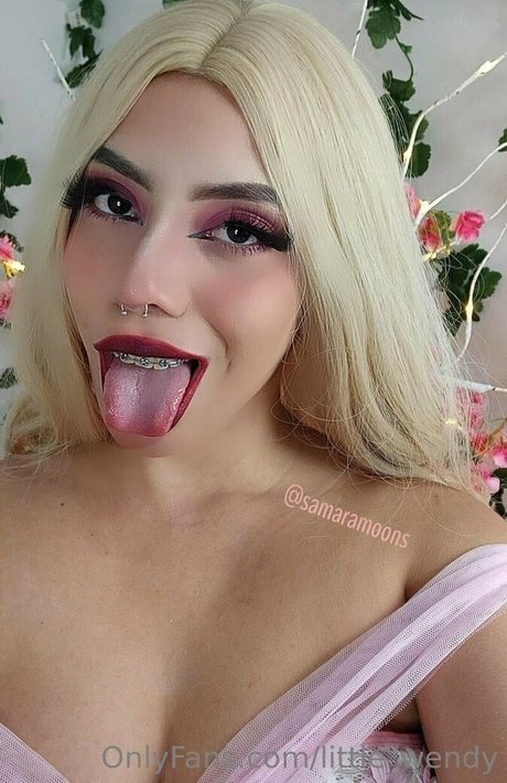 Naakte gelekte OnlyFans-foto van Littlewendy