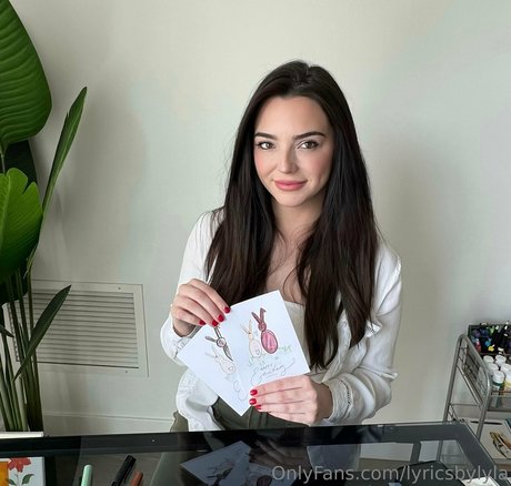 Naakte gelekte OnlyFans-foto van Lyricsbylyla