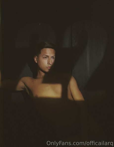 Naakte gelekte OnlyFans-foto van Officailarq
