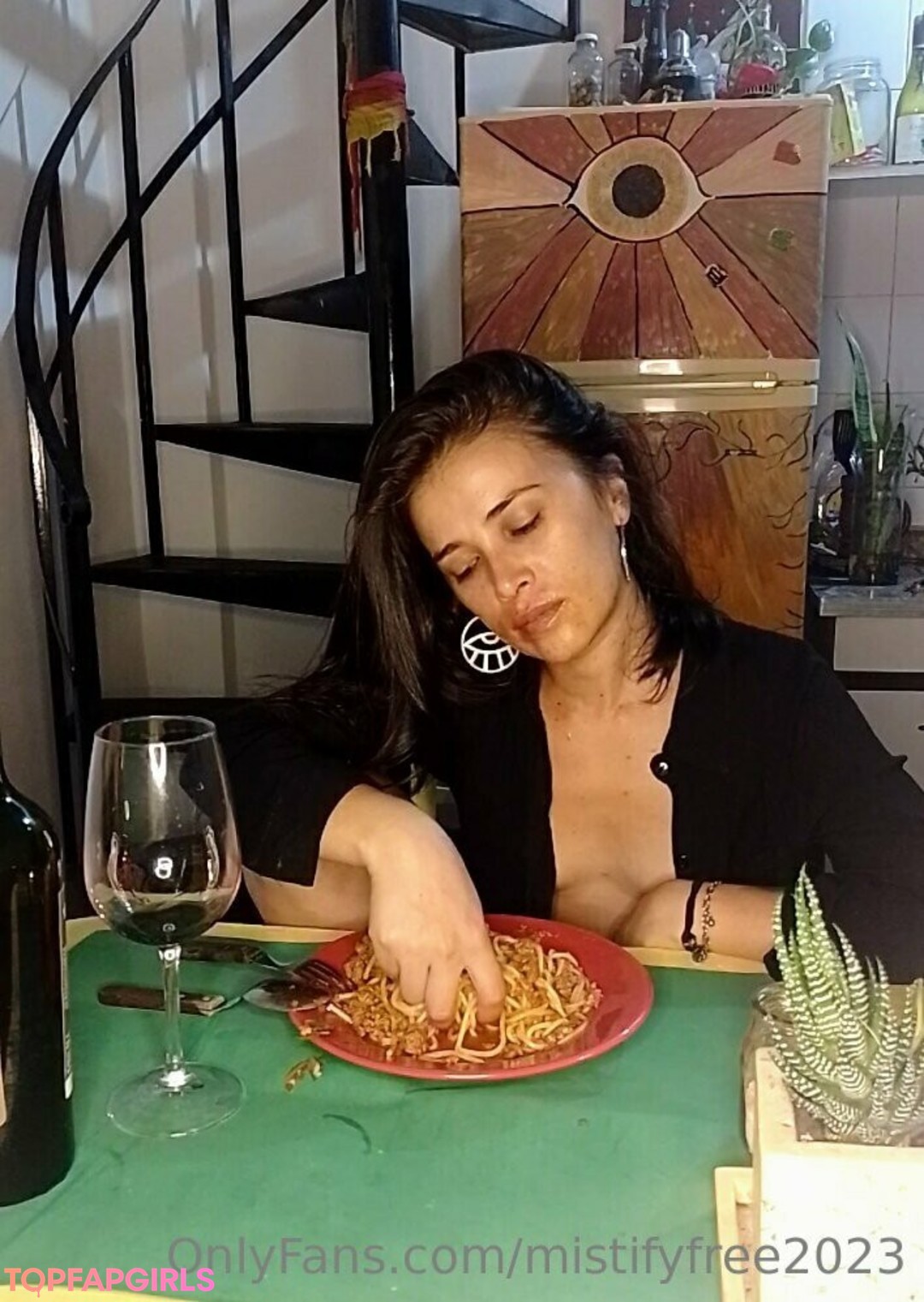 Naakte gelekte OnlyFans-foto van Mistifyfree2023 #92 Naakte gelekte OnlyFans-foto van Mistifyfree2023 #92