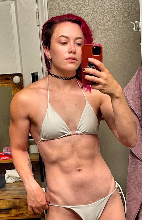Claire Max