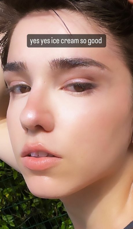 Arielle Maxine