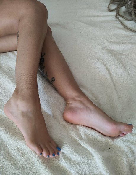 Naakte gelekte OnlyFans-foto van Catfeetdelsur