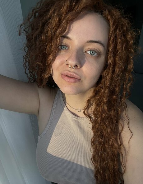 Naakte gelekte OnlyFans-foto van Sweet Tangerine