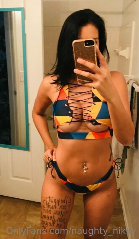 Naakte gelekte OnlyFans-foto van Naughtynikky