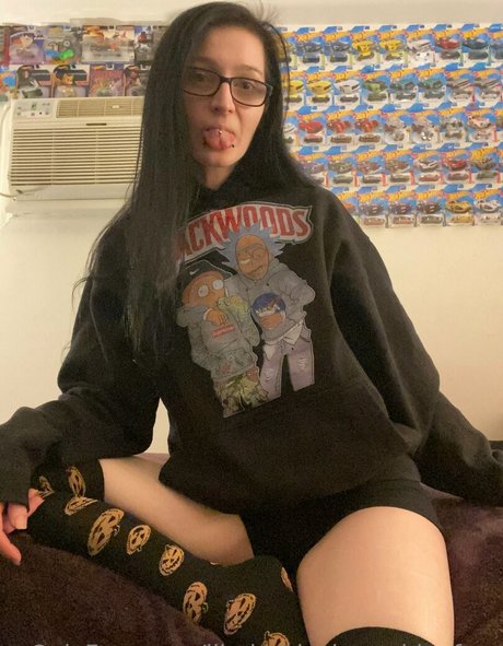 Naakte gelekte OnlyFans-foto van Lilmissblacksunshinefree