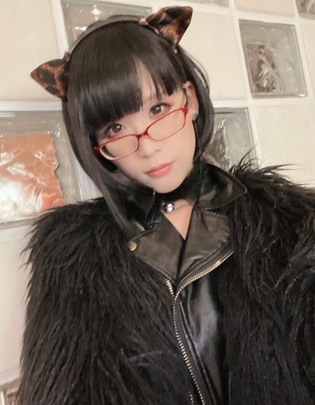 Naakte gelekte OnlyFans-foto van Eri Kitami