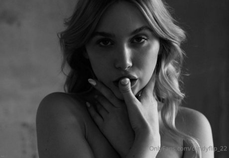 Naakte gelekte OnlyFans-foto van Chloeira