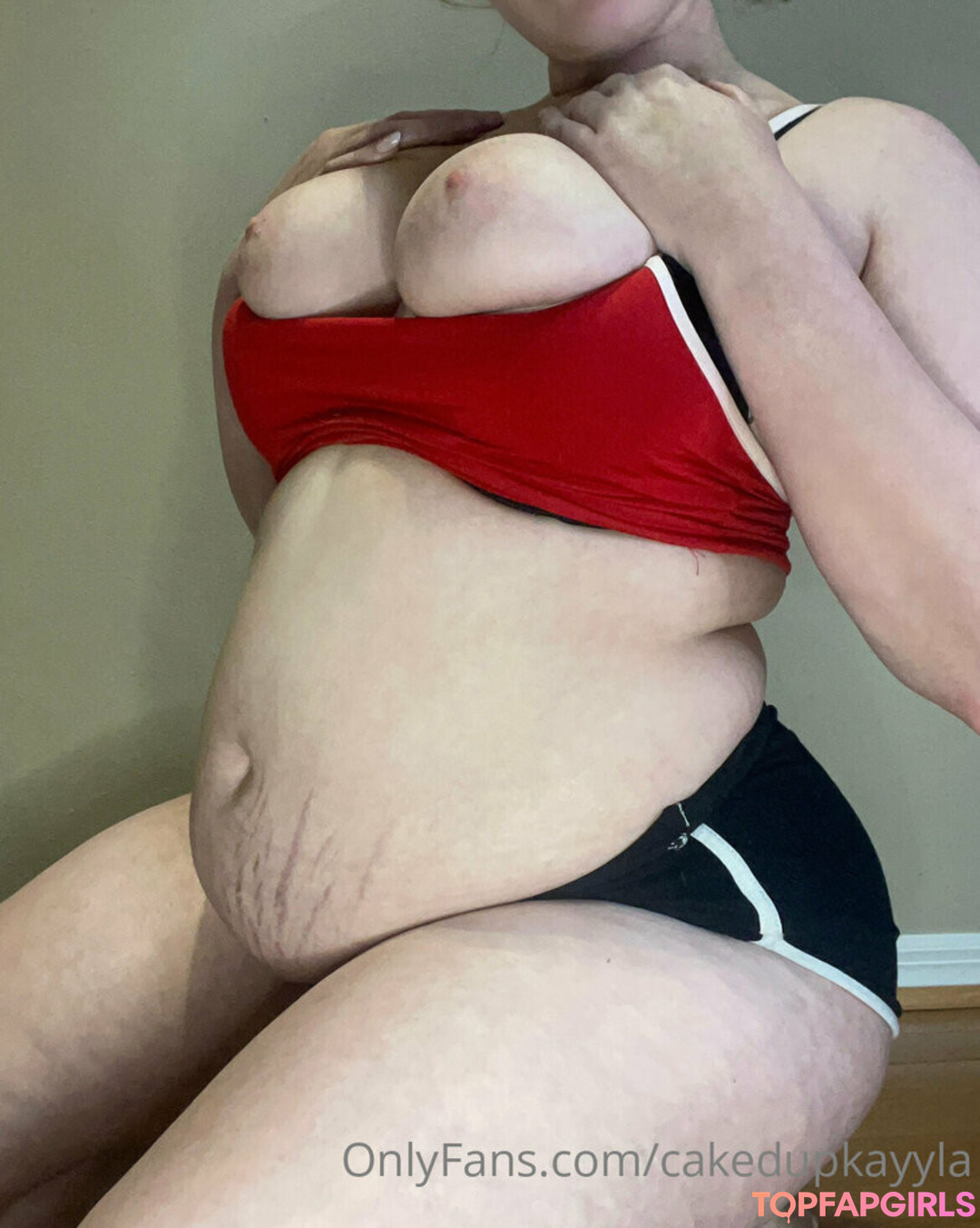 Naakte gelekte OnlyFans-foto van Cakedupkayyla #6 Naakte gelekte OnlyFans-foto van Cakedupkayyla #6