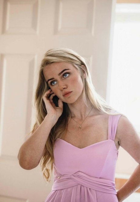 Naakte gelekte OnlyFans-foto van Eva Vlaardingerbroek