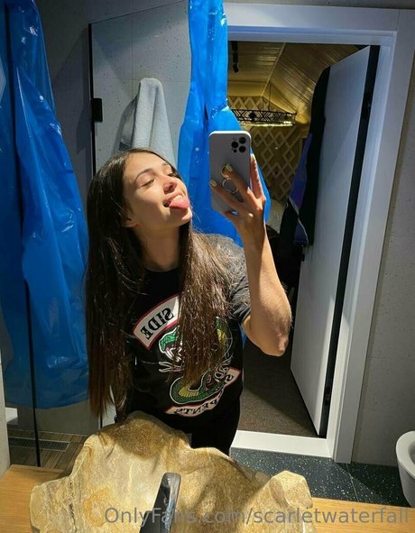 Naakte gelekte OnlyFans-foto van Yourqueen3