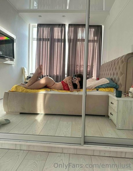 Naakte gelekte OnlyFans-foto van Babyinky