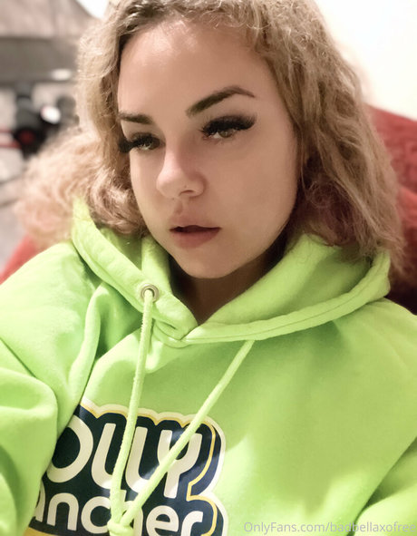 Naakte gelekte OnlyFans-foto van Badbellaxofree