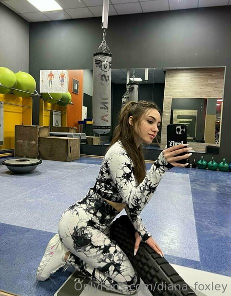Naakte gelekte OnlyFans-foto van Dianafoxley