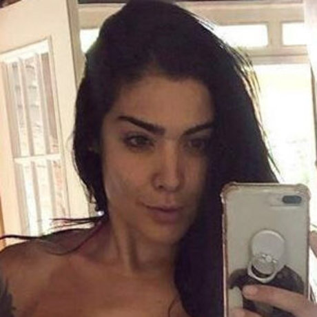Naakte gelekte OnlyFans-foto van Erika Fernandez
