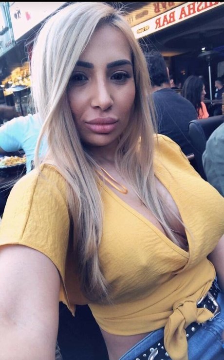 Naakte gelekte OnlyFans-foto van Romanian Girl