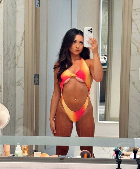 Naakte gelekte OnlyFans-foto van Ashley Nocera