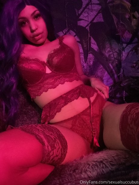 Naakte gelekte OnlyFans-foto van E Gamer Girlfriend