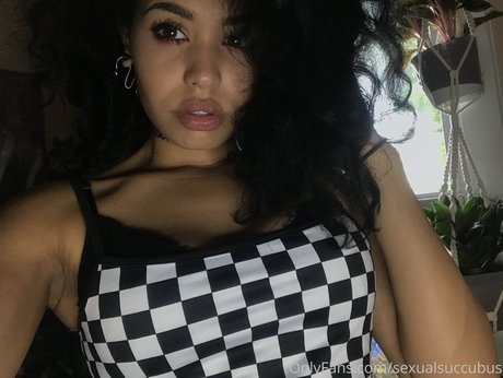E Gamer Girlfriend