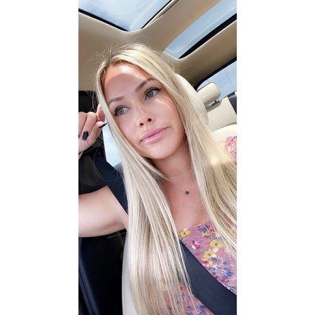 Naakte gelekte OnlyFans-foto van Angelrawww