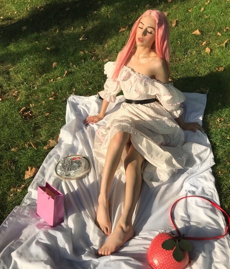 Naakte gelekte OnlyFans-foto van Mina Bell