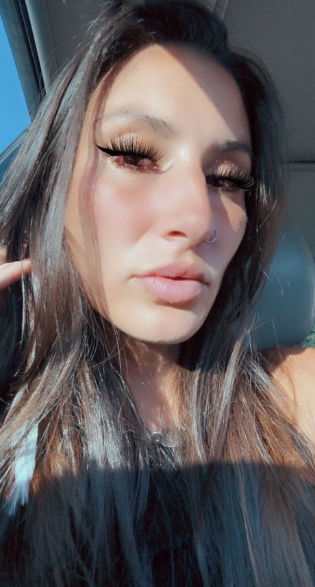 Naakte gelekte OnlyFans-foto van Sammie Stark