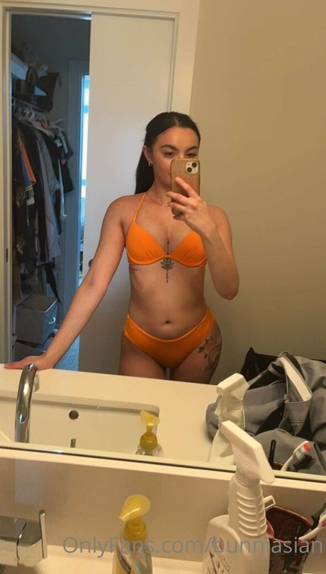 Naakte gelekte OnlyFans-foto van Bunniasian