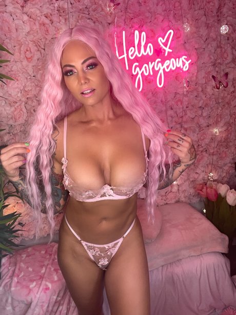 Miss Lindsay Q