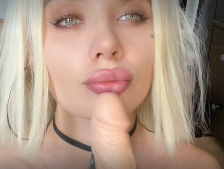 Naakte gelekte OnlyFans-foto van Sweet Aliceee