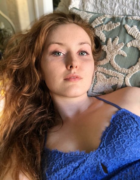 Naakte gelekte OnlyFans-foto van Teenyfaery
