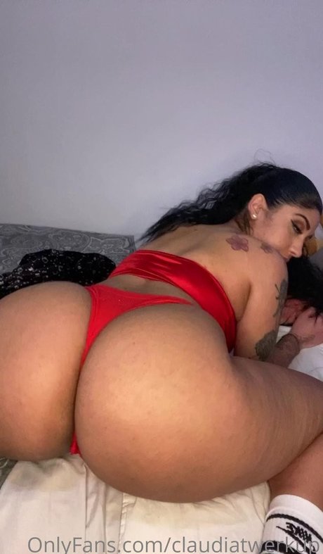 ClaudiaTwerkUp