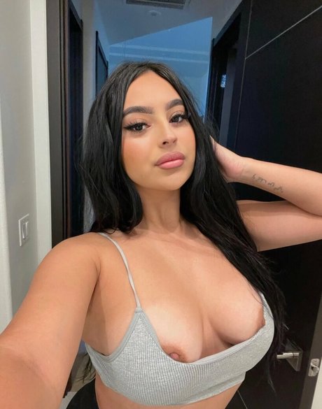Naakte gelekte OnlyFans-foto van Julianicolestar