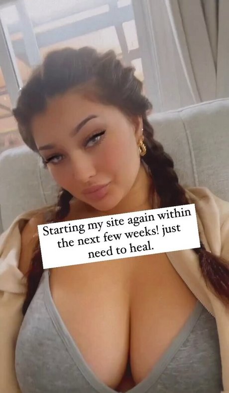 Naakte gelekte OnlyFans-foto van Karlee Steel