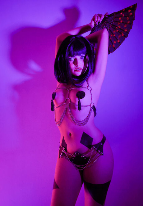 Naakte gelekte OnlyFans-foto van Cyberpunkgirl
