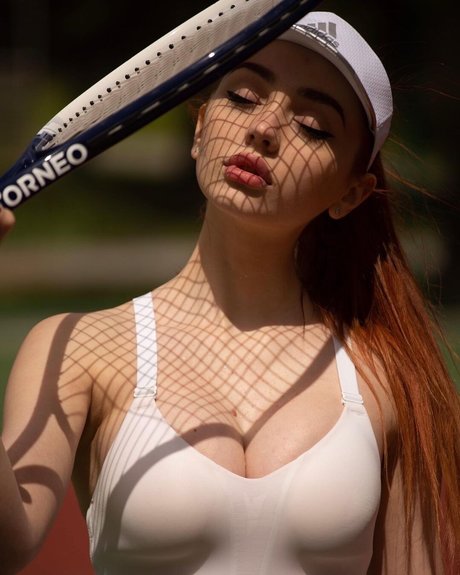 Naakte gelekte OnlyFans-foto van Rup Yana