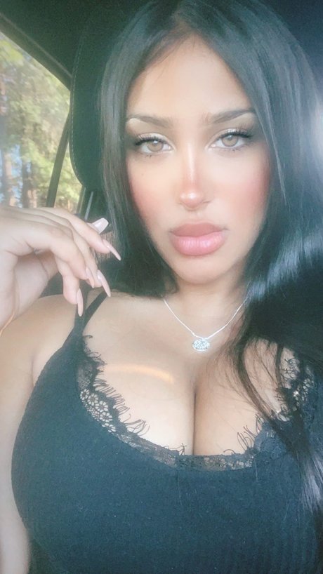 Naakte gelekte OnlyFans-foto van Caramelcandyxxx