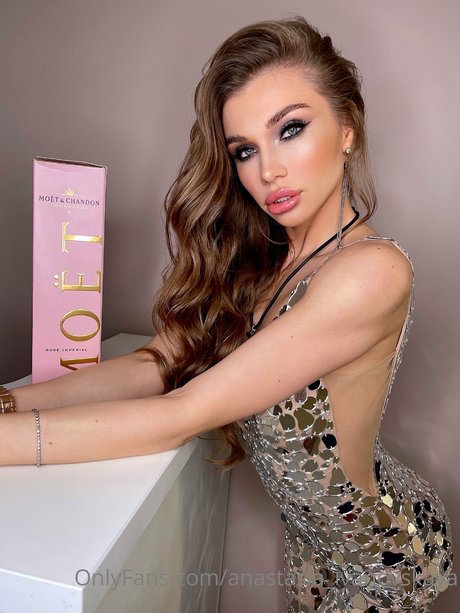 Naakte gelekte OnlyFans-foto van Ivanovskaya Anastasia