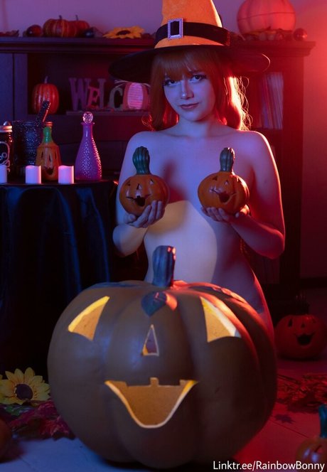 Naakte gelekte OnlyFans-foto van Rainbow Bonny