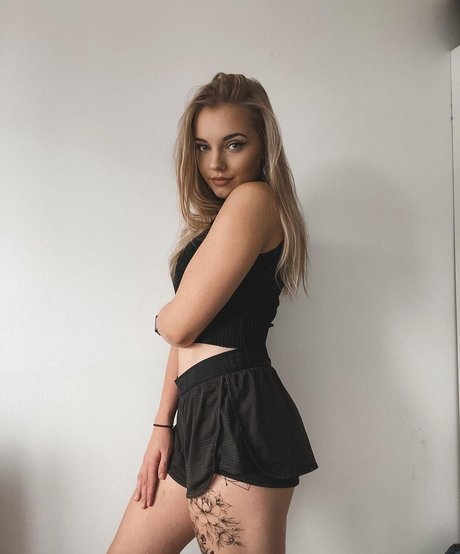 Naakte gelekte OnlyFans-foto van Laura