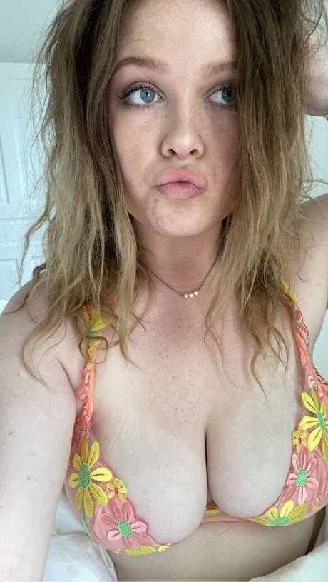 Naakte gelekte OnlyFans-foto van Water Ski Bunny