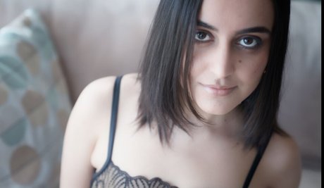 Naakte gelekte OnlyFans-foto van Yasmeena